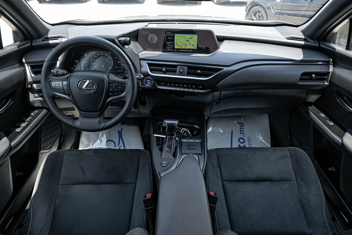 Lexus UX 250h