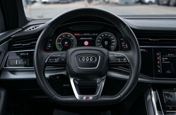 Audi Q7 E-Tron