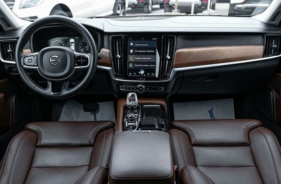 Volvo S90