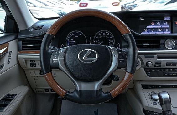 Lexus ES Series