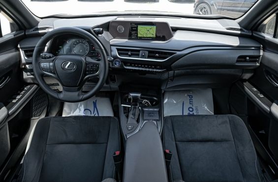 Lexus UX 250h