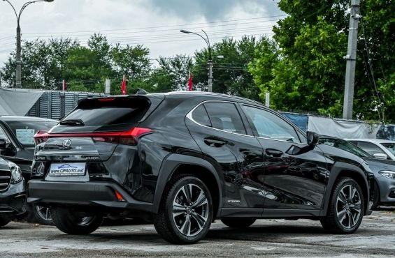 Lexus UX 250h