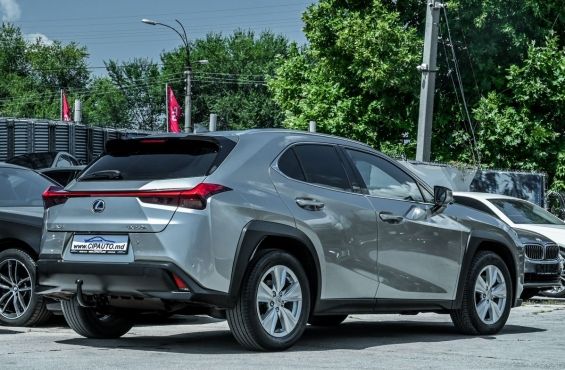 Lexus UX 250h