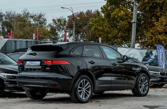 Jaguar F-PACE