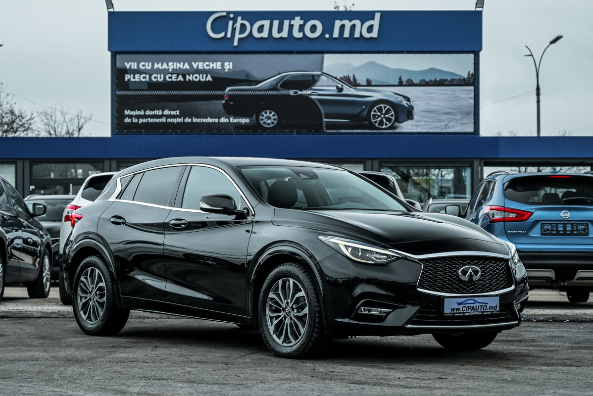 Infiniti Q30