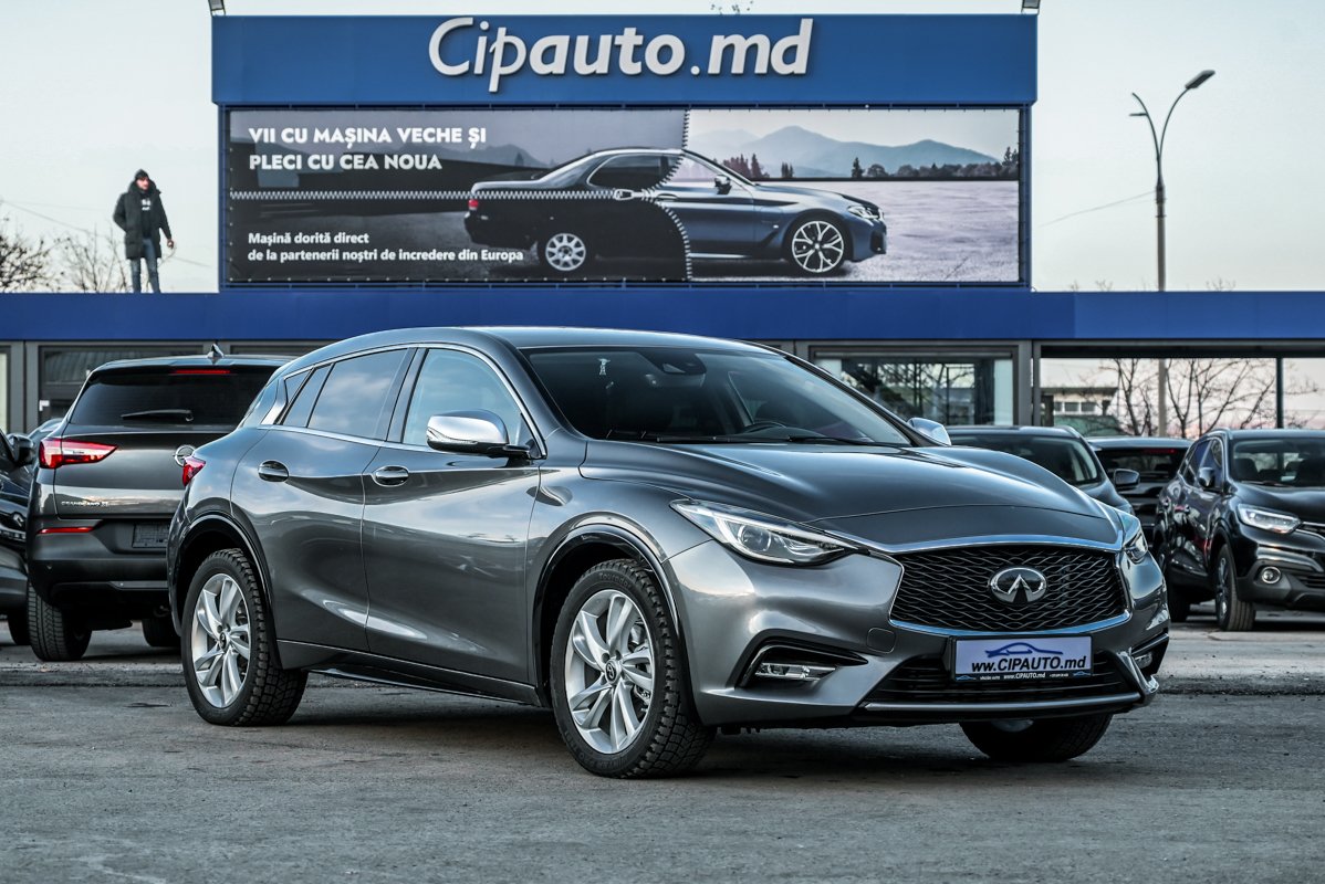 Infiniti Q30