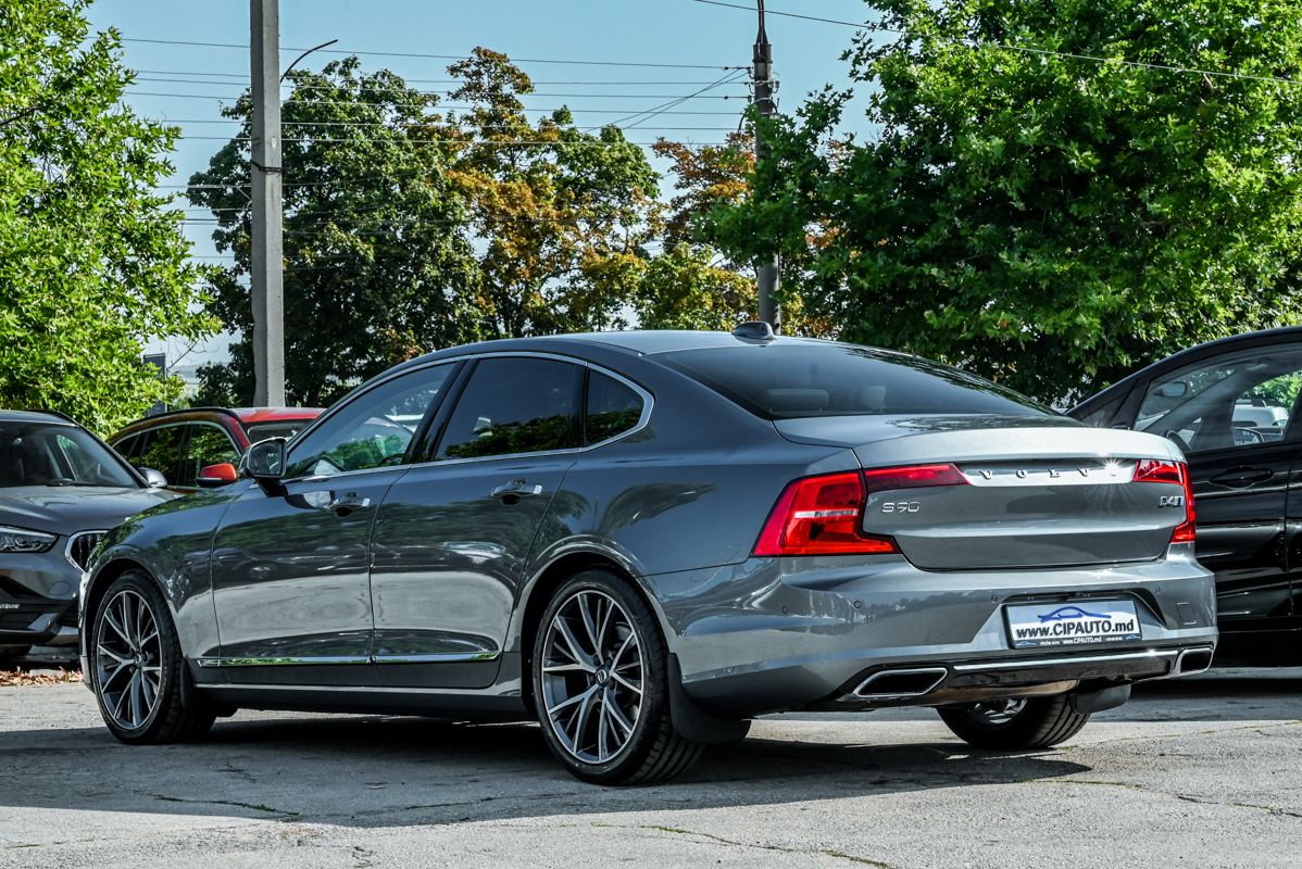 Volvo S90