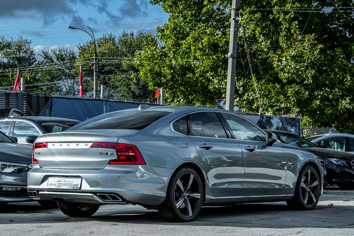 Volvo S90