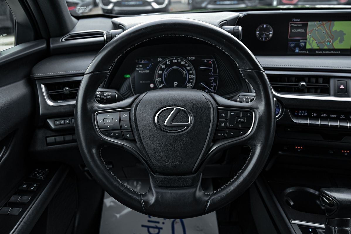 Lexus UX 250h