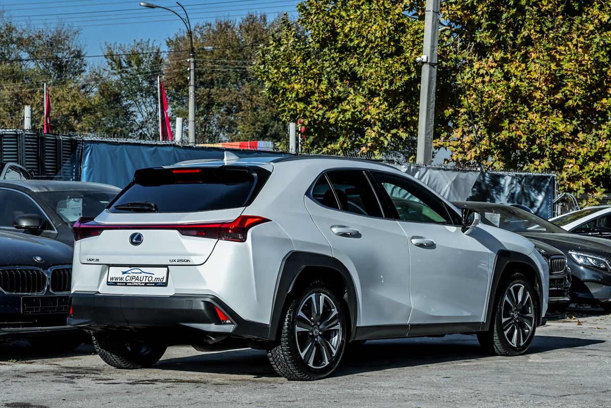 Lexus UX 250h