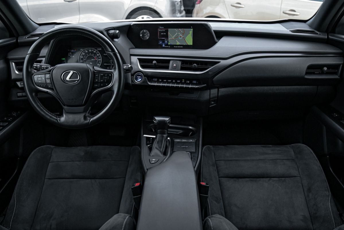 Lexus UX 250h