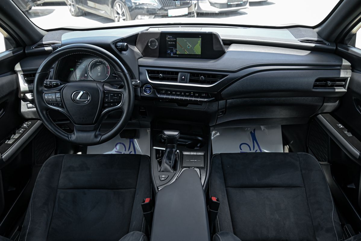 Lexus UX 250h