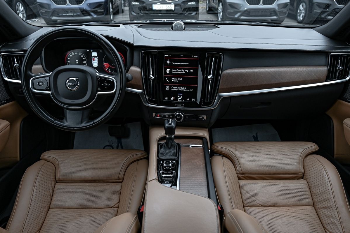 Volvo S90