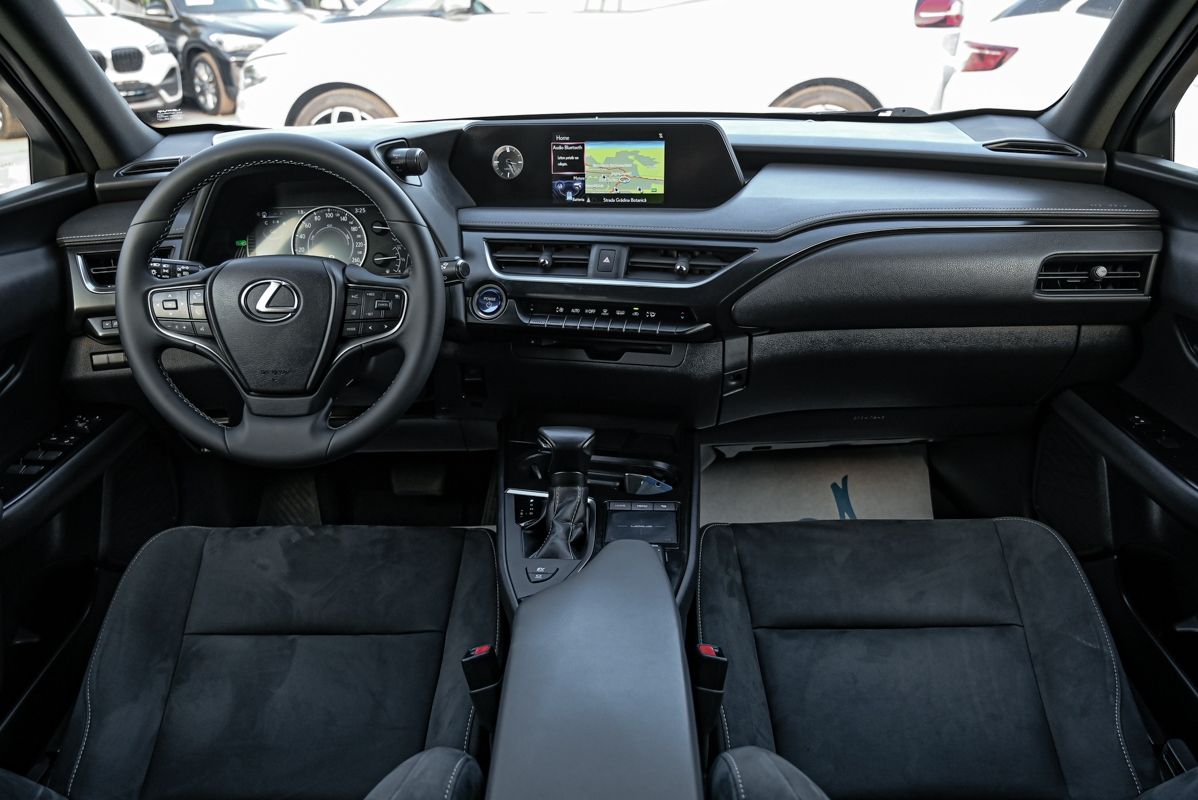 Lexus UX 250h