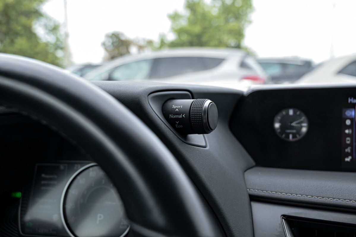 Lexus UX 250h