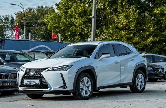 Lexus UX 250h