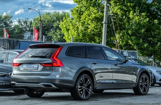 Volvo V90 Cross Country