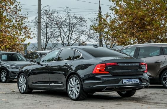 Volvo S90