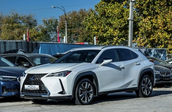 Lexus UX 250h