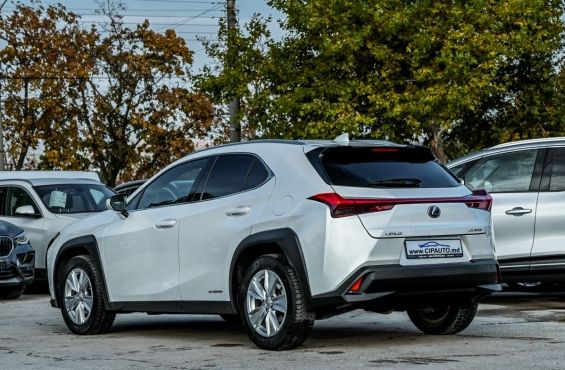 Lexus UX 250h