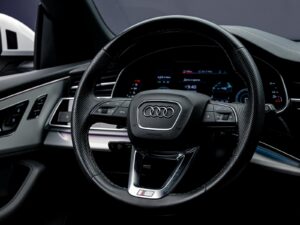 Audi Q8 2023 78/96