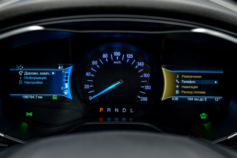 Ford Mondeo 2021 8/15