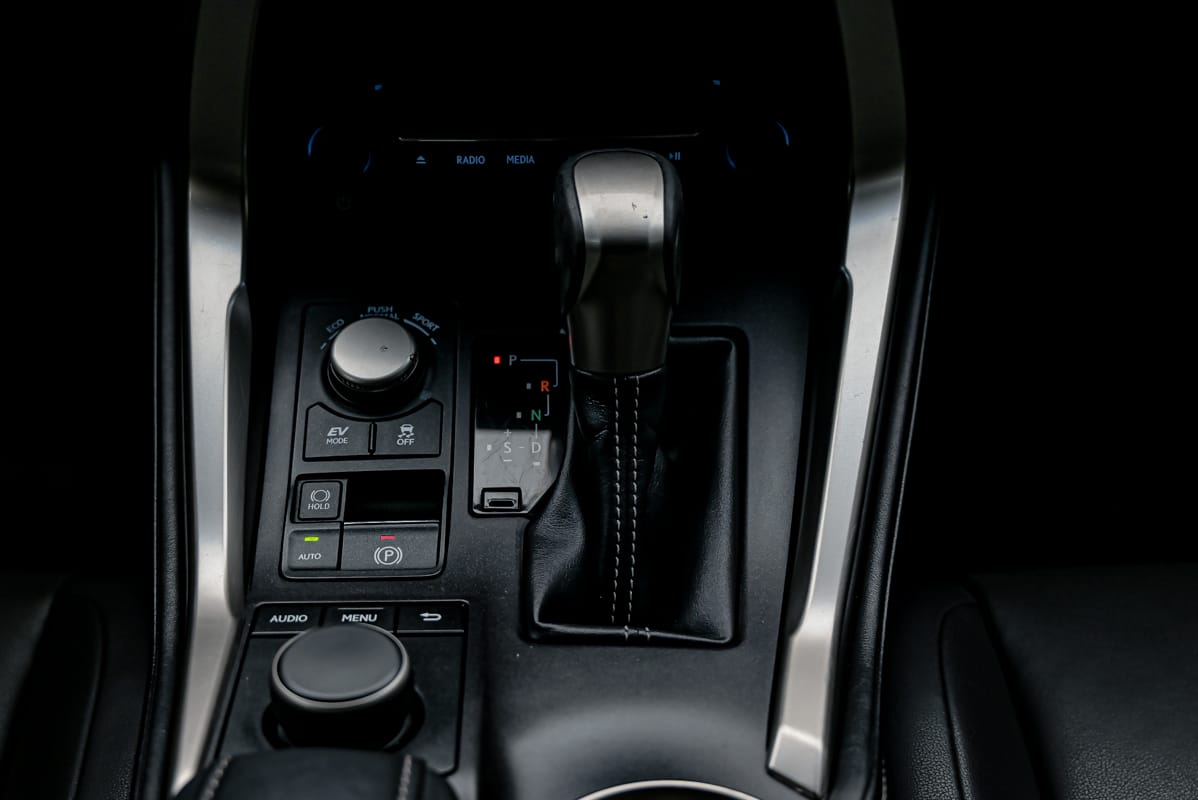 Lexus NX 300h2016 11/14