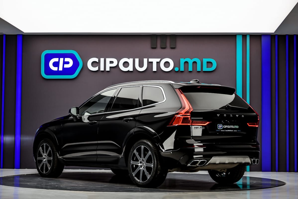 Volvo XC60 2019 2/18