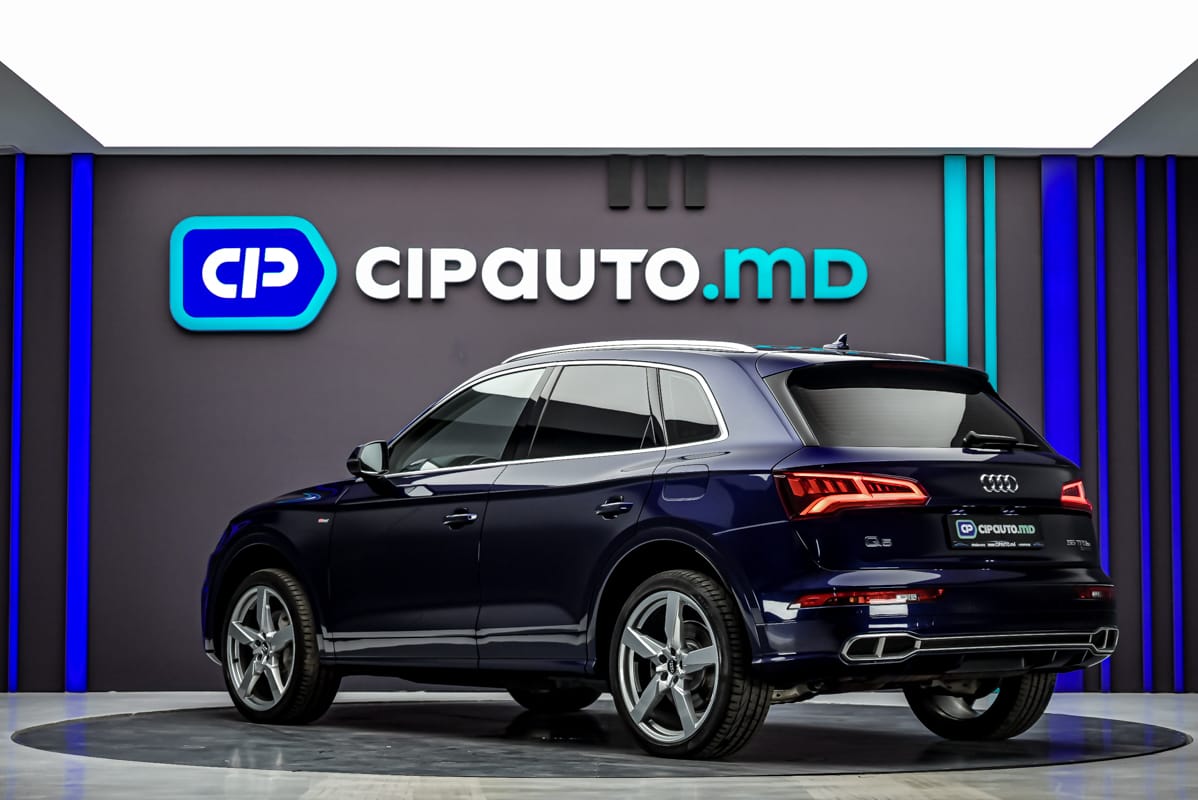 Audi Q5 55 TFSIe2020 2/17