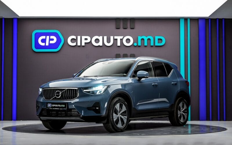 Volvo XC40 2022 - 123 000 km - Plug-in Hybrid - Automată