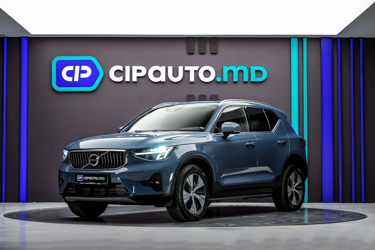 Volvo XC40 2022 - 123 000 km - Plug-in Hybrid - Automată
