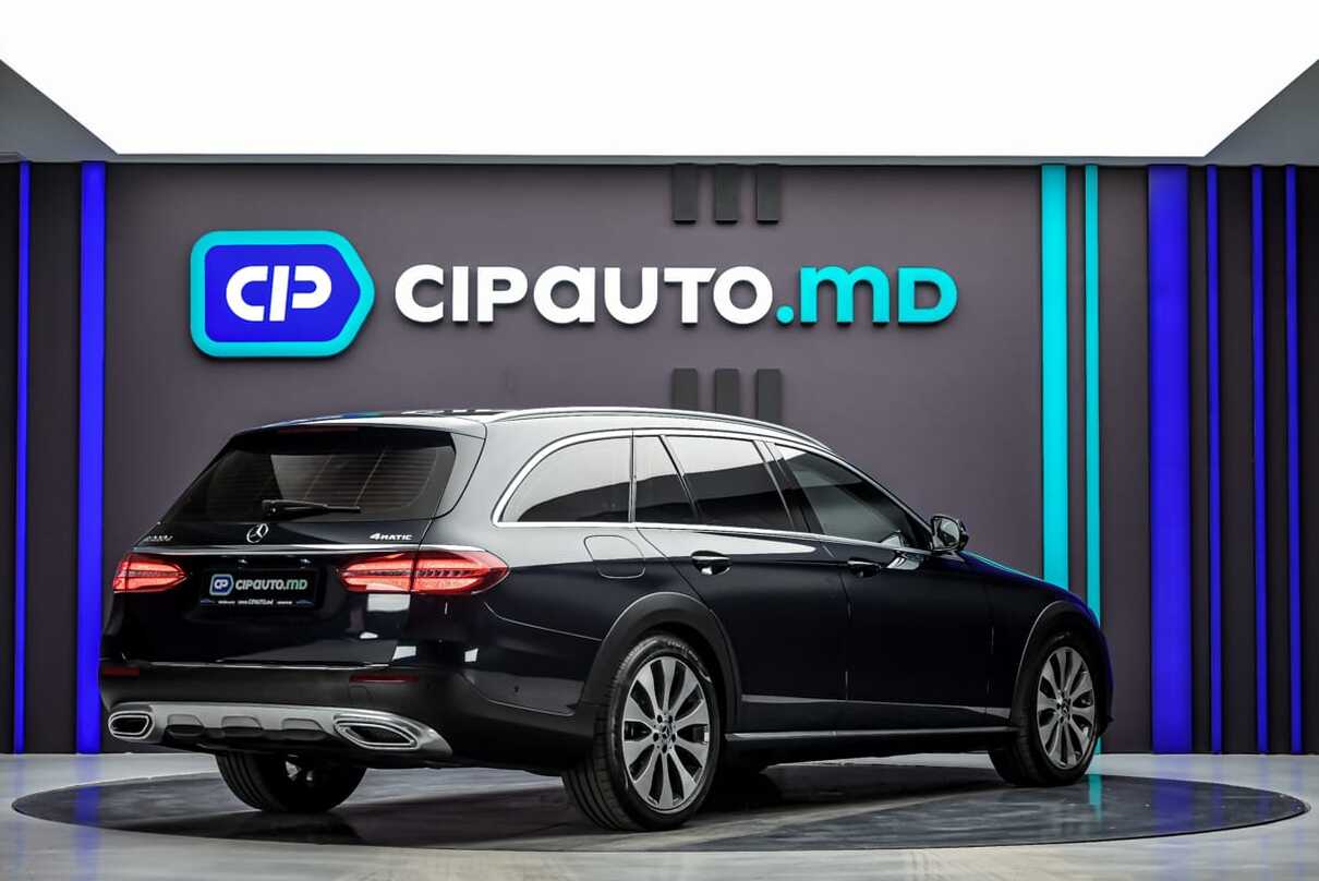 Mercedes-Benz E-Class All-Terrain2017 3/16