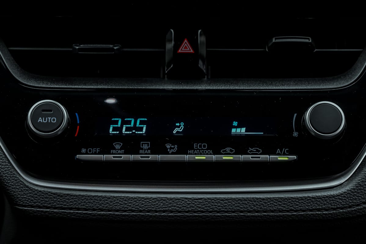 Toyota Corolla Cross 2025 11/17