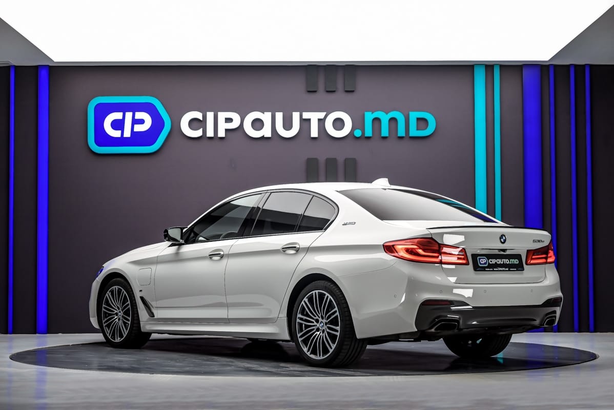 BMW 5 Series 530e2017 2/16