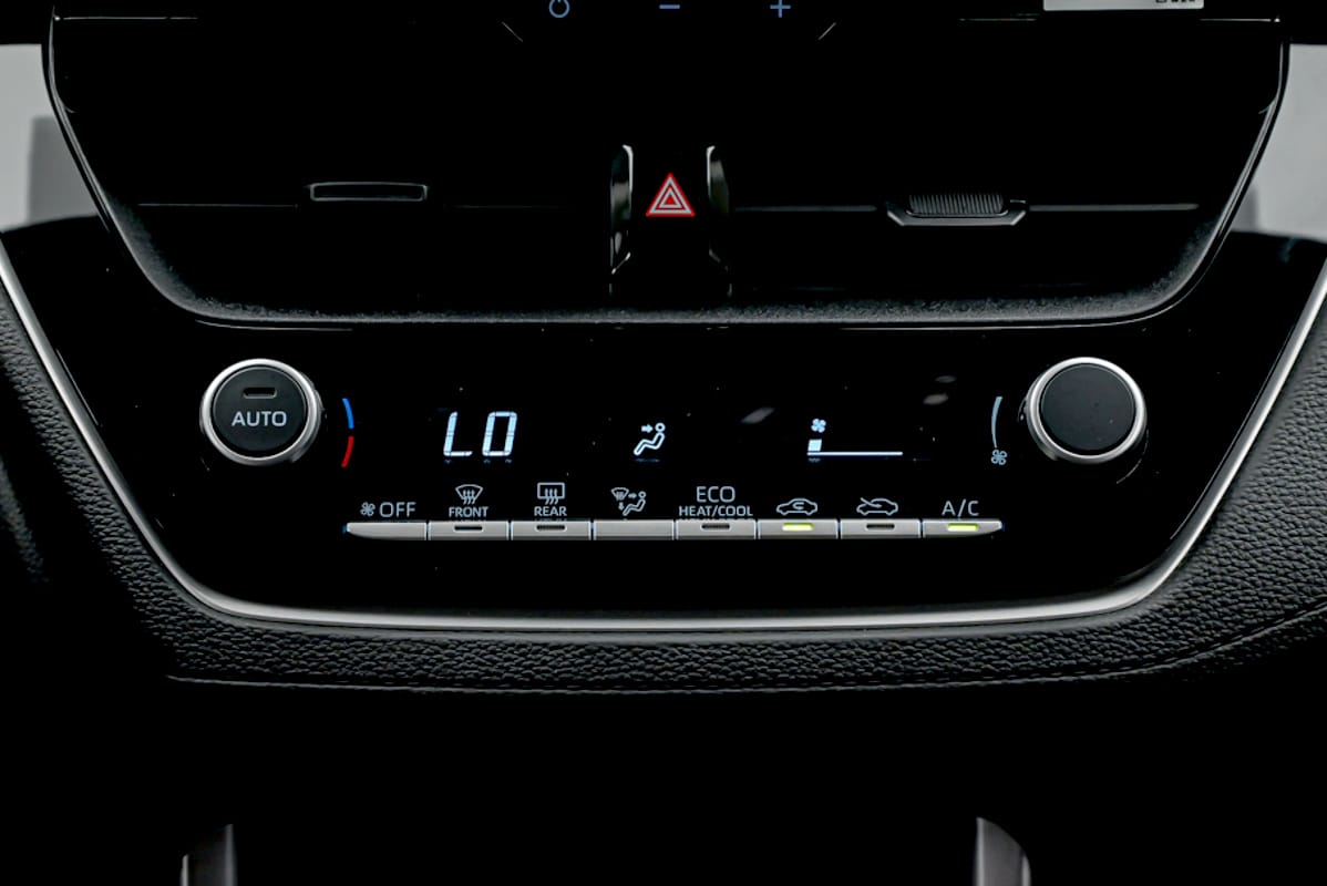 Toyota Corolla Cross 2025 11/17