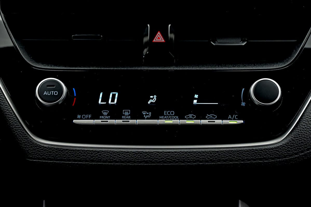 Toyota Corolla Cross 2025 11/17