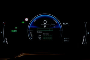 Toyota Corolla Cross 2025 8/17