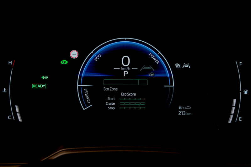 Toyota Corolla Cross 2025 8/17