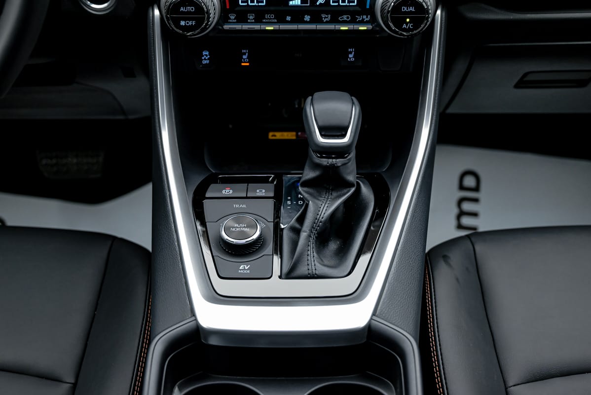 Toyota Rav 4 2025 12/17