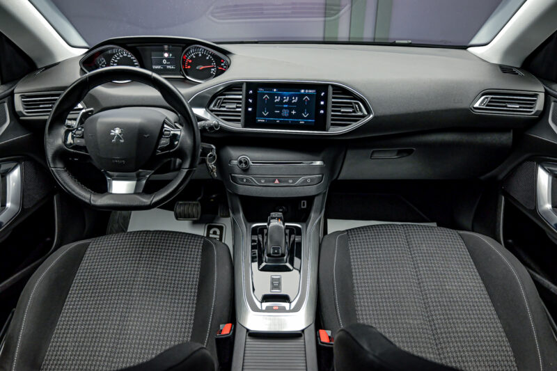 Peugeot 308 2019 5/14