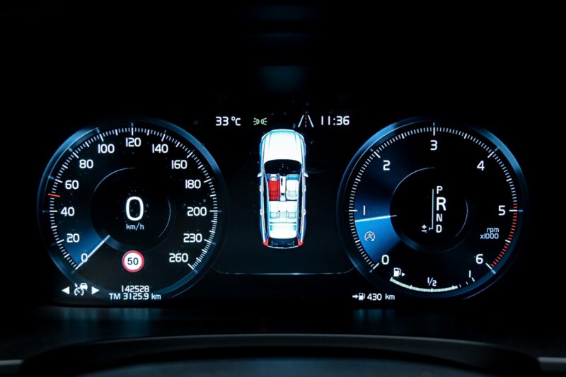 Volvo V90 Cross Country D42018 8/16