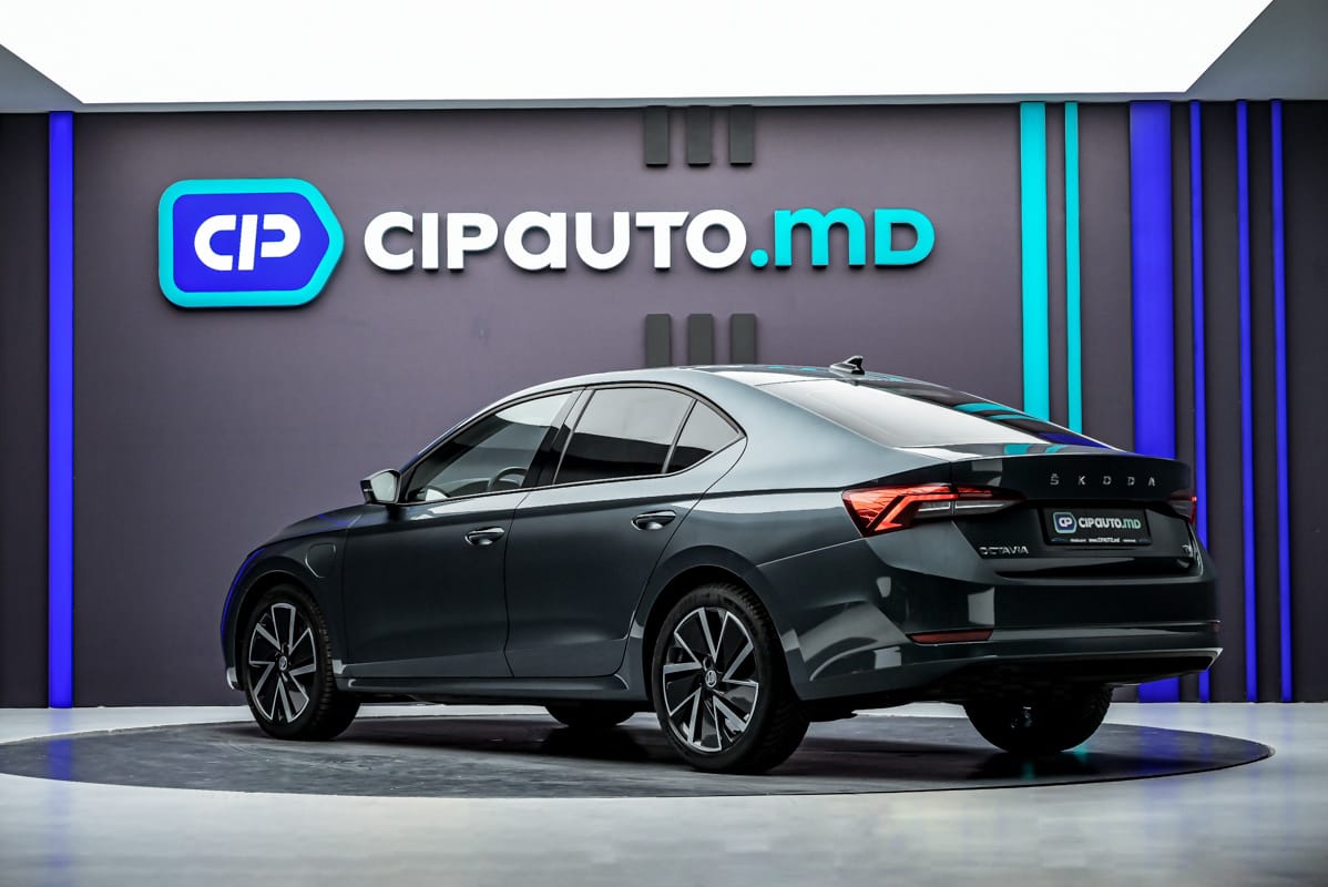 Skoda Octavia 2021 2/15