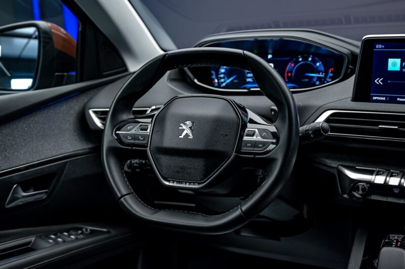 Peugeot 3008 2020 8/16