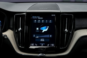 Volvo XC60 2020 10/17