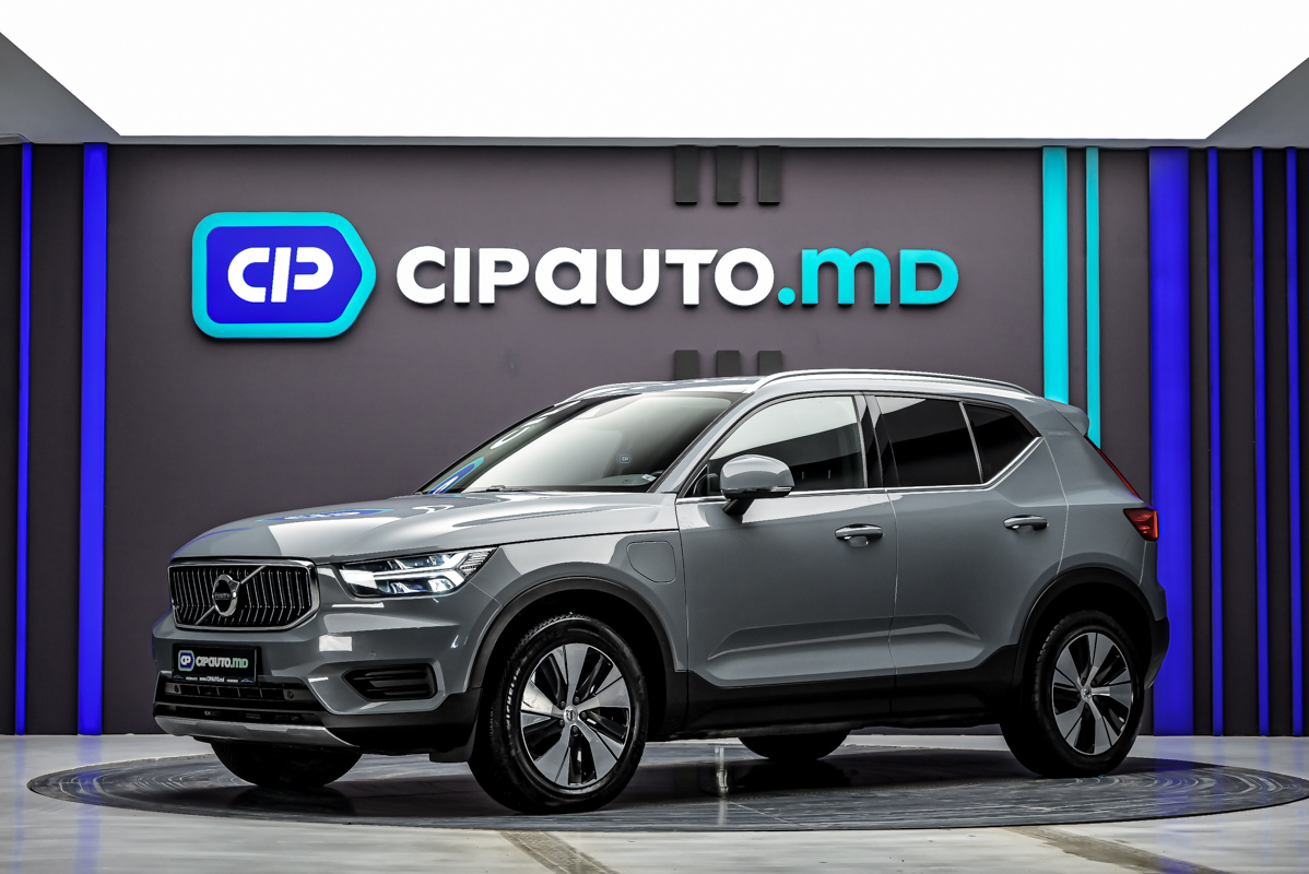 Volvo XC40 2022 - 107 000 km - Plug-in Hybrid - Automată