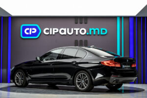 BMW 5 Series 2019 2/15