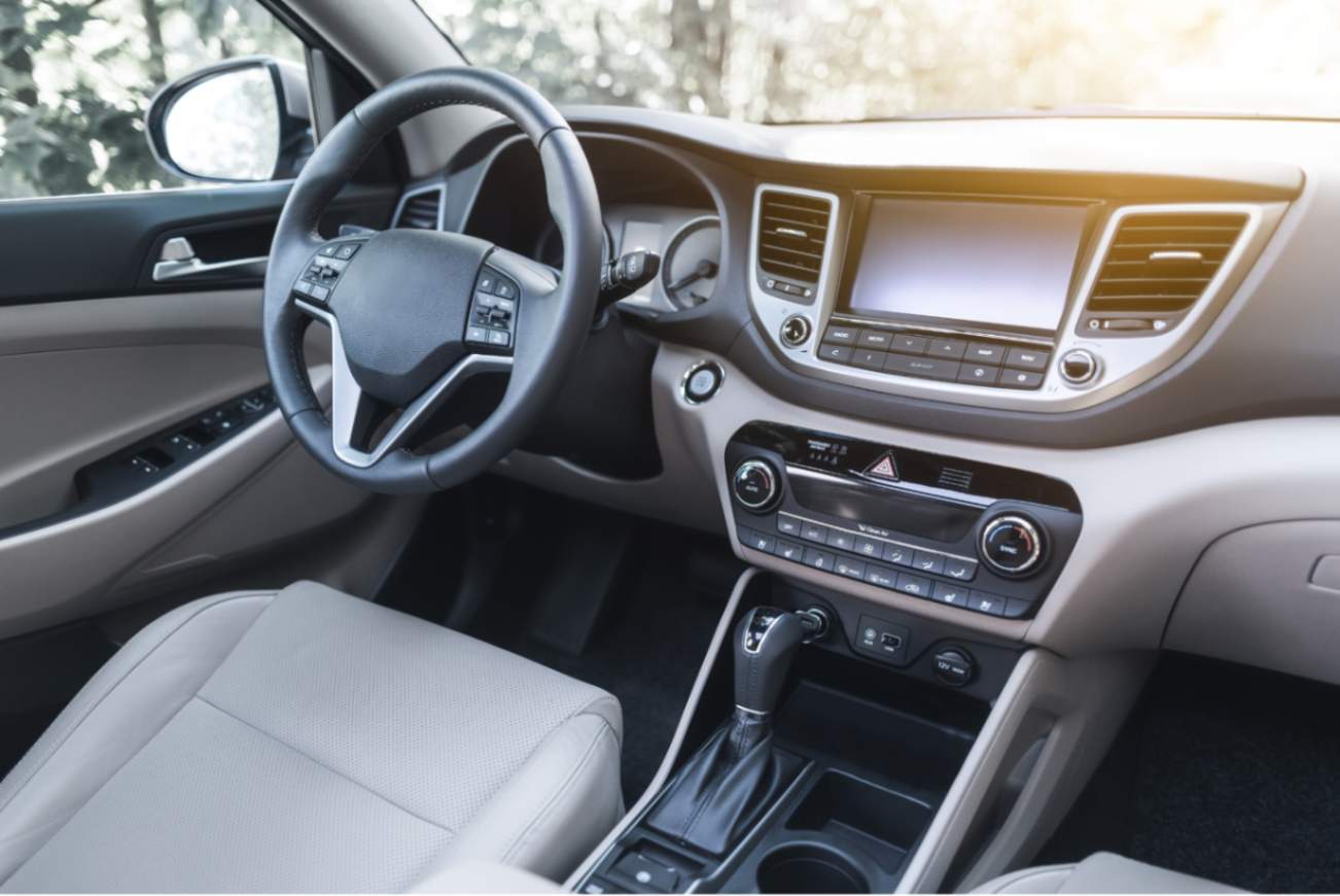 interior mașină second-hand