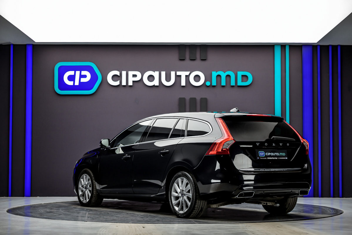 Volvo V60 D6 Twin Engine AWD2014 2/13