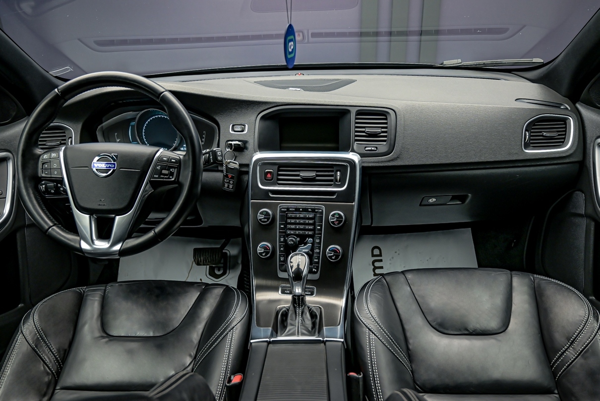 Volvo V60 D6 Twin Engine AWD2014 5/13