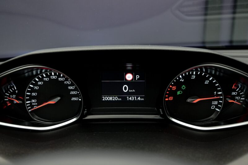 Peugeot 308 2018 8/15